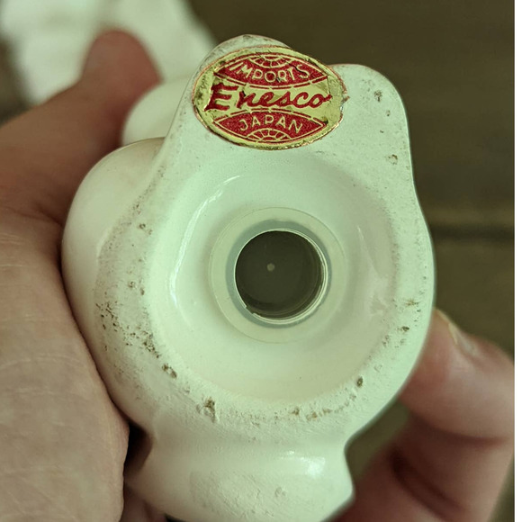 Vintage Anthropomorphic White Squirrel Magnetic Salt & Pepper Shakers by Enesco - Picture 9 of 10